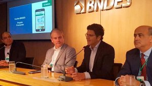 Franquias comemoram cartão BNDES