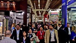 Público procurando franquias reconhecidas na ABF Franchising Expo