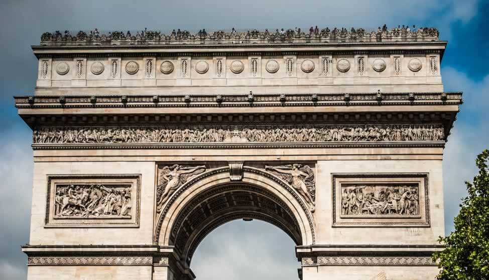 como investir em franquias grandes e poderosas