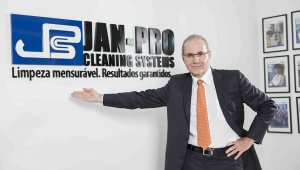 jan-pro vende 11 franquias