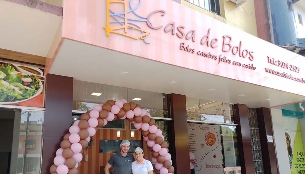 Casal abre segunda unidade da Casa de Bolos em Maringá (PR)