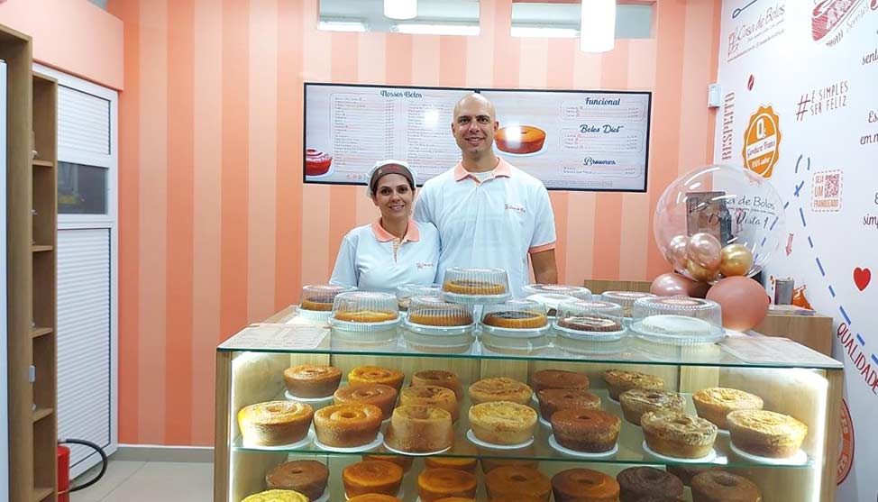 Casal larga emprego, realiza o sonho de empreender e já está abrindo sua segunda franquia da Casa de Bolos