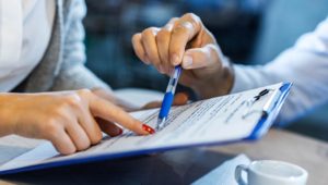 Renovar contrato, o que deve ser levado em consideração