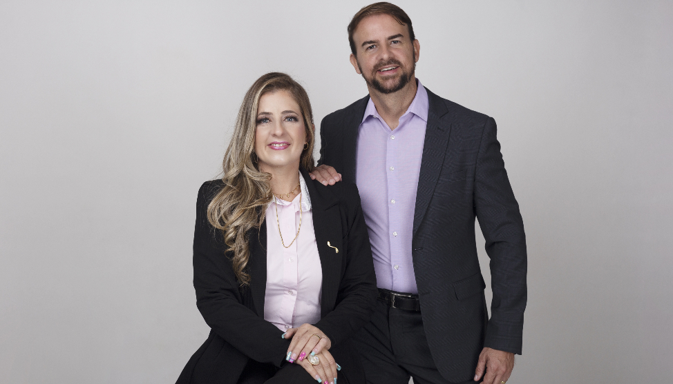 Casal fatura mais de R$18 milh&otilde;es com rede de esmalterias