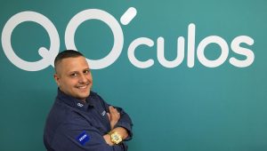 QÓculos