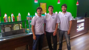 Empreendendo em família com a rede Açaí da Barra