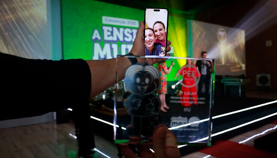 Pedagogia e propósito: a trajetória de Natália na Ensina Mais Turma da Mônica